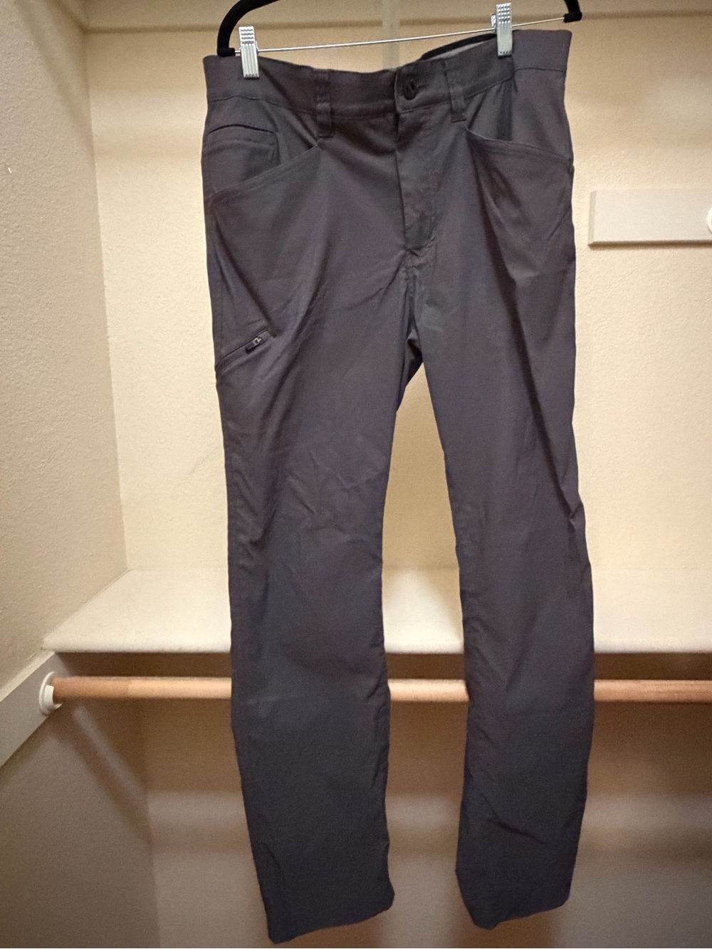 Orvis Cargo Pants Mens 34x32 Charcoal Gray Tapered Stretch Water Repellent